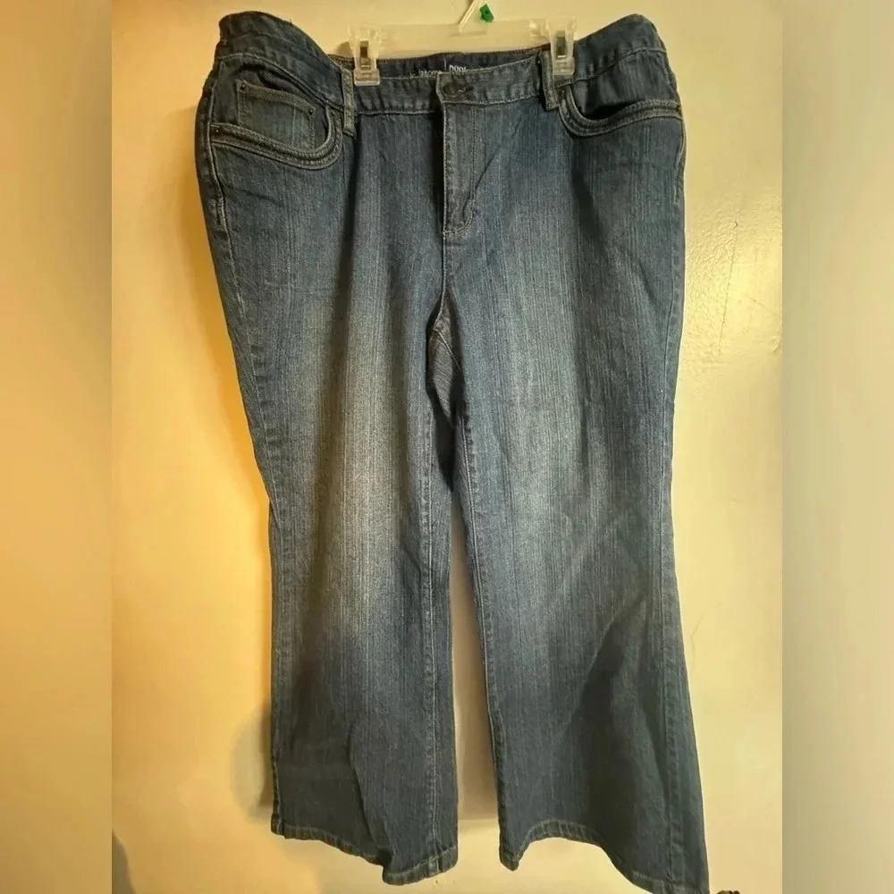 Liz‎ Claiborne women’s jeans size 18 Petite bootcut medium dark wash embroider